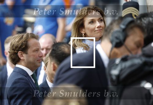 Dokkum 27 april 2026
Koningsdag is dit jaar in Dokkum . Namens de koninklijke familie zijn aanwezig : Koning Willem Alexander Koningin Maxima Prinses Amalia Prinses Alexia Prinses Ariane Prins Constantijn Prinses Laurentien Prins Maurits Prinses Marilene Prins Bernhard Prins Floris Prinses Aimee Prins Pieter Christiaan en Prinses Anita .