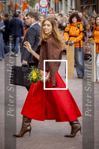 Dokkum 27 april 2026
Koningsdag is dit jaar in Dokkum . Namens de koninklijke familie zijn aanwezig : Koning Willem Alexander Koningin Maxima Prinses Amalia Prinses Alexia Prinses Ariane Prins Constantijn Prinses Laurentien Prins Maurits Prinses Marilene Prins Bernhard Prins Floris Prinses Aimee Prins Pieter Christiaan en Prinses Anita .