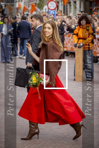 Dokkum 27 april 2026
Koningsdag is dit jaar in Dokkum . Namens de koninklijke familie zijn aanwezig : Koning Willem Alexander Koningin Maxima Prinses Amalia Prinses Alexia Prinses Ariane Prins Constantijn Prinses Laurentien Prins Maurits Prinses Marilene Prins Bernhard Prins Floris Prinses Aimee Prins Pieter Christiaan en Prinses Anita .
