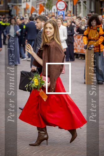 Dokkum 27 april 2026
Koningsdag is dit jaar in Dokkum . Namens de koninklijke familie zijn aanwezig : Koning Willem Alexander Koningin Maxima Prinses Amalia Prinses Alexia Prinses Ariane Prins Constantijn Prinses Laurentien Prins Maurits Prinses Marilene Prins Bernhard Prins Floris Prinses Aimee Prins Pieter Christiaan en Prinses Anita .