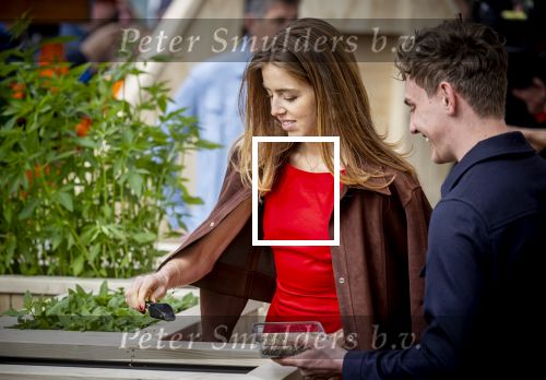 Dokkum 27 april 2026
Koningsdag is dit jaar in Dokkum . Namens de koninklijke familie zijn aanwezig : Koning Willem Alexander Koningin Maxima Prinses Amalia Prinses Alexia Prinses Ariane Prins Constantijn Prinses Laurentien Prins Maurits Prinses Marilene Prins Bernhard Prins Floris Prinses Aimee Prins Pieter Christiaan en Prinses Anita .