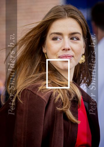 Dokkum 27 april 2026
Koningsdag is dit jaar in Dokkum . Namens de koninklijke familie zijn aanwezig : Koning Willem Alexander Koningin Maxima Prinses Amalia Prinses Alexia Prinses Ariane Prins Constantijn Prinses Laurentien Prins Maurits Prinses Marilene Prins Bernhard Prins Floris Prinses Aimee Prins Pieter Christiaan en Prinses Anita .