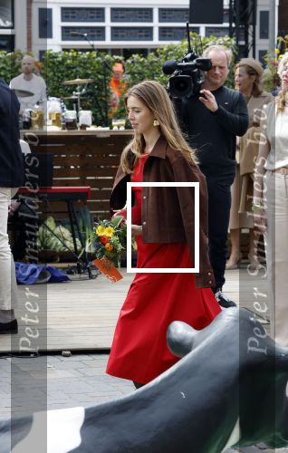 Dokkum 27 april 2026
Koningsdag is dit jaar in Dokkum . Namens de koninklijke familie zijn aanwezig : Koning Willem Alexander Koningin Maxima Prinses Amalia Prinses Alexia Prinses Ariane Prins Constantijn Prinses Laurentien Prins Maurits Prinses Marilene Prins Bernhard Prins Floris Prinses Aimee Prins Pieter Christiaan en Prinses Anita . Bertus Holkema