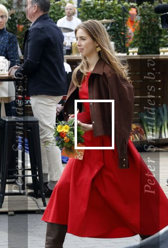 Dokkum 27 april 2026
Koningsdag is dit jaar in Dokkum . Namens de koninklijke familie zijn aanwezig : Koning Willem Alexander Koningin Maxima Prinses Amalia Prinses Alexia Prinses Ariane Prins Constantijn Prinses Laurentien Prins Maurits Prinses Marilene Prins Bernhard Prins Floris Prinses Aimee Prins Pieter Christiaan en Prinses Anita . Bertus Holkema