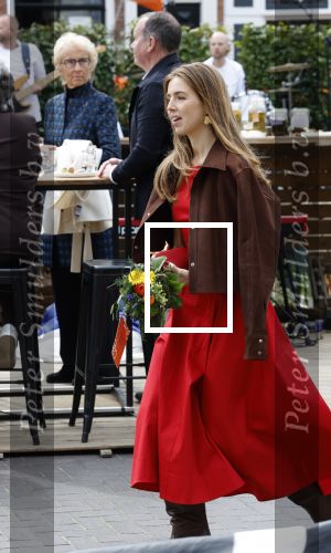Dokkum 27 april 2026
Koningsdag is dit jaar in Dokkum . Namens de koninklijke familie zijn aanwezig : Koning Willem Alexander Koningin Maxima Prinses Amalia Prinses Alexia Prinses Ariane Prins Constantijn Prinses Laurentien Prins Maurits Prinses Marilene Prins Bernhard Prins Floris Prinses Aimee Prins Pieter Christiaan en Prinses Anita . Bertus Holkema