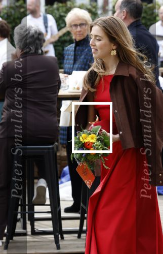 Dokkum 27 april 2026
Koningsdag is dit jaar in Dokkum . Namens de koninklijke familie zijn aanwezig : Koning Willem Alexander Koningin Maxima Prinses Amalia Prinses Alexia Prinses Ariane Prins Constantijn Prinses Laurentien Prins Maurits Prinses Marilene Prins Bernhard Prins Floris Prinses Aimee Prins Pieter Christiaan en Prinses Anita . Bertus Holkema