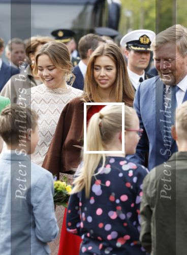 Dokkum 27 april 2026
Koningsdag is dit jaar in Dokkum . Namens de koninklijke familie zijn aanwezig : Koning Willem Alexander Koningin Maxima Prinses Amalia Prinses Alexia Prinses Ariane Prins Constantijn Prinses Laurentien Prins Maurits Prinses Marilene Prins Bernhard Prins Floris Prinses Aimee Prins Pieter Christiaan en Prinses Anita . Bertus Holkema