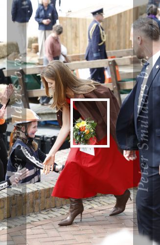 Dokkum 27 april 2026
Koningsdag is dit jaar in Dokkum . Namens de koninklijke familie zijn aanwezig : Koning Willem Alexander Koningin Maxima Prinses Amalia Prinses Alexia Prinses Ariane Prins Constantijn Prinses Laurentien Prins Maurits Prinses Marilene Prins Bernhard Prins Floris Prinses Aimee Prins Pieter Christiaan en Prinses Anita . Bertus Holkema
