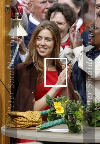 Dokkum 27 april 2026
Koningsdag is dit jaar in Dokkum . Namens de koninklijke familie zijn aanwezig : Koning Willem Alexander Koningin Maxima Prinses Amalia Prinses Alexia Prinses Ariane Prins Constantijn Prinses Laurentien Prins Maurits Prinses Marilene Prins Bernhard Prins Floris Prinses Aimee Prins Pieter Christiaan en Prinses Anita . Bertus Holkema