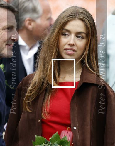 Dokkum 27 april 2026
Koningsdag is dit jaar in Dokkum . Namens de koninklijke familie zijn aanwezig : Koning Willem Alexander Koningin Maxima Prinses Amalia Prinses Alexia Prinses Ariane Prins Constantijn Prinses Laurentien Prins Maurits Prinses Marilene Prins Bernhard Prins Floris Prinses Aimee Prins Pieter Christiaan en Prinses Anita . Bertus Holkema