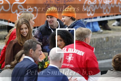 Dokkum 27 april 2026
Koningsdag is dit jaar in Dokkum . Namens de koninklijke familie zijn aanwezig : Koning Willem Alexander Koningin Maxima Prinses Amalia Prinses Alexia Prinses Ariane Prins Constantijn Prinses Laurentien Prins Maurits Prinses Marilene Prins Bernhard Prins Floris Prinses Aimee Prins Pieter Christiaan en Prinses Anita . Bertus Holkema