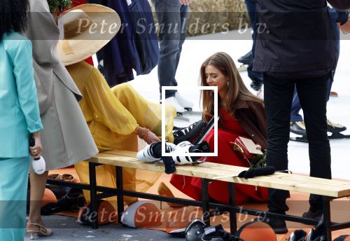 Dokkum 27 april 2026
Koningsdag is dit jaar in Dokkum . Namens de koninklijke familie zijn aanwezig : Koning Willem Alexander Koningin Maxima Prinses Amalia Prinses Alexia Prinses Ariane Prins Constantijn Prinses Laurentien Prins Maurits Prinses Marilene Prins Bernhard Prins Floris Prinses Aimee Prins Pieter Christiaan en Prinses Anita . Bertus Holkema
