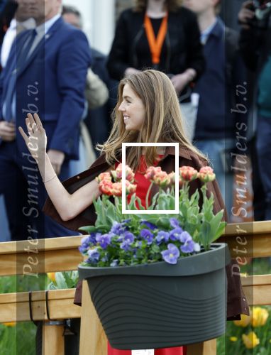 Dokkum 27 april 2026
Koningsdag is dit jaar in Dokkum . Namens de koninklijke familie zijn aanwezig : Koning Willem Alexander Koningin Maxima Prinses Amalia Prinses Alexia Prinses Ariane Prins Constantijn Prinses Laurentien Prins Maurits Prinses Marilene Prins Bernhard Prins Floris Prinses Aimee Prins Pieter Christiaan en Prinses Anita . Bertus Holkema