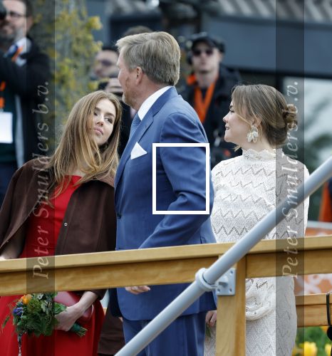 Dokkum 27 april 2026
Koningsdag is dit jaar in Dokkum . Namens de koninklijke familie zijn aanwezig : Koning Willem Alexander Koningin Maxima Prinses Amalia Prinses Alexia Prinses Ariane Prins Constantijn Prinses Laurentien Prins Maurits Prinses Marilene Prins Bernhard Prins Floris Prinses Aimee Prins Pieter Christiaan en Prinses Anita . Bertus Holkema