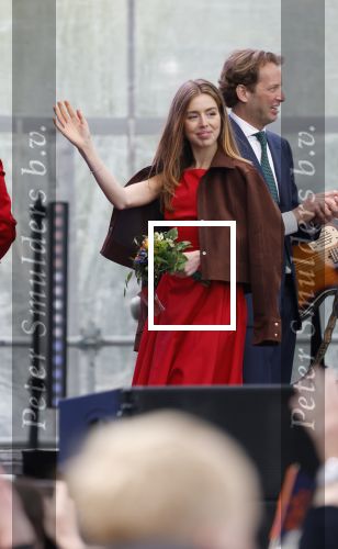 Dokkum 27 april 2026
Koningsdag is dit jaar in Dokkum . Namens de koninklijke familie zijn aanwezig : Koning Willem Alexander Koningin Maxima Prinses Amalia Prinses Alexia Prinses Ariane Prins Constantijn Prinses Laurentien Prins Maurits Prinses Marilene Prins Bernhard Prins Floris Prinses Aimee Prins Pieter Christiaan en Prinses Anita . Bertus Holkema