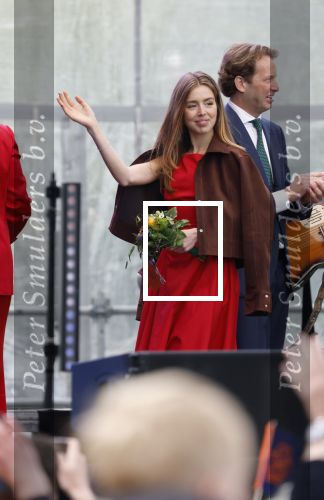 Dokkum 27 april 2026
Koningsdag is dit jaar in Dokkum . Namens de koninklijke familie zijn aanwezig : Koning Willem Alexander Koningin Maxima Prinses Amalia Prinses Alexia Prinses Ariane Prins Constantijn Prinses Laurentien Prins Maurits Prinses Marilene Prins Bernhard Prins Floris Prinses Aimee Prins Pieter Christiaan en Prinses Anita . Bertus Holkema