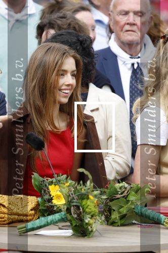 Dokkum 27 april 2026
Koningsdag is dit jaar in Dokkum . Namens de koninklijke familie zijn aanwezig : Koning Willem Alexander Koningin Maxima Prinses Amalia Prinses Alexia Prinses Ariane Prins Constantijn Prinses Laurentien Prins Maurits Prinses Marilene Prins Bernhard Prins Floris Prinses Aimee Prins Pieter Christiaan en Prinses Anita .