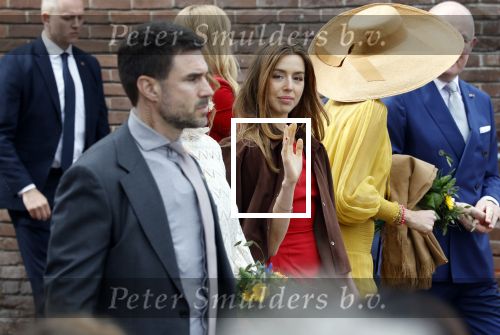 Dokkum 27 april 2026
Koningsdag is dit jaar in Dokkum . Namens de koninklijke familie zijn aanwezig : Koning Willem Alexander Koningin Maxima Prinses Amalia Prinses Alexia Prinses Ariane Prins Constantijn Prinses Laurentien Prins Maurits Prinses Marilene Prins Bernhard Prins Floris Prinses Aimee Prins Pieter Christiaan en Prinses Anita .