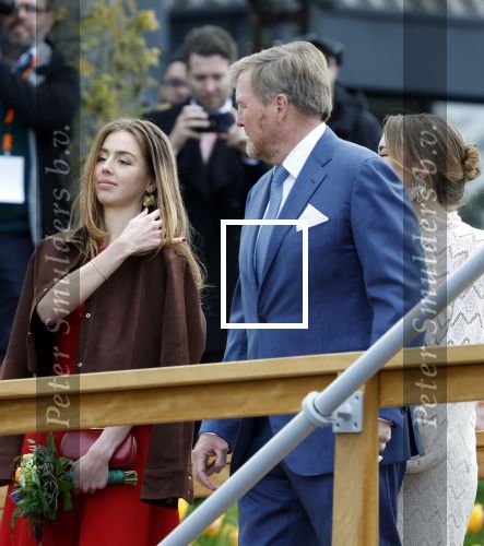 Dokkum 27 april 2026
Koningsdag is dit jaar in Dokkum . Namens de koninklijke familie zijn aanwezig : Koning Willem Alexander Koningin Maxima Prinses Amalia Prinses Alexia Prinses Ariane Prins Constantijn Prinses Laurentien Prins Maurits Prinses Marilene Prins Bernhard Prins Floris Prinses Aimee Prins Pieter Christiaan en Prinses Anita .