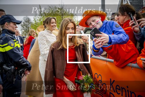 Dokkum 27 april 2026
Koningsdag is dit jaar in Dokkum . Namens de koninklijke familie zijn aanwezig : Koning Willem Alexander Koningin Maxima Prinses Amalia Prinses Alexia Prinses Ariane Prins Constantijn Prinses Laurentien Prins Maurits Prinses Marilene Prins Bernhard Prins Floris Prinses Aimee Prins Pieter Christiaan en Prinses Anita .