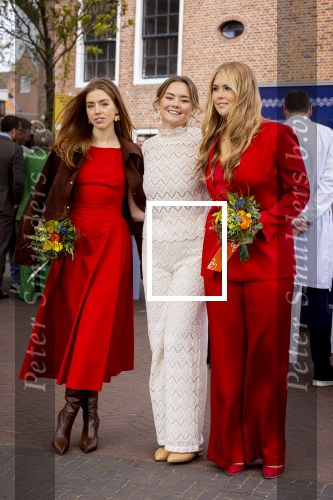 Dokkum 27 april 2026
Koningsdag is dit jaar in Dokkum . Namens de koninklijke familie zijn aanwezig : Koning Willem Alexander Koningin Maxima Prinses Amalia Prinses Alexia Prinses Ariane Prins Constantijn Prinses Laurentien Prins Maurits Prinses Marilene Prins Bernhard Prins Floris Prinses Aimee Prins Pieter Christiaan en Prinses Anita .