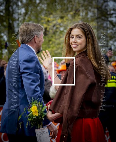 Dokkum 27 april 2026
Koningsdag is dit jaar in Dokkum . Namens de koninklijke familie zijn aanwezig : Koning Willem Alexander Koningin Maxima Prinses Amalia Prinses Alexia Prinses Ariane Prins Constantijn Prinses Laurentien Prins Maurits Prinses Marilene Prins Bernhard Prins Floris Prinses Aimee Prins Pieter Christiaan en Prinses Anita .
