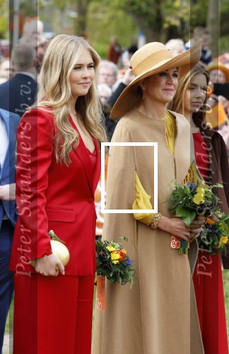 Dokkum 27 april 2026
Koningsdag is dit jaar in Dokkum . Namens de koninklijke familie zijn aanwezig : Koning Willem Alexander Koningin Maxima Prinses Amalia Prinses Alexia Prinses Ariane Prins Constantijn Prinses Laurentien Prins Maurits Prinses Marilene Prins Bernhard Prins Floris Prinses Aimee Prins Pieter Christiaan en Prinses Anita .