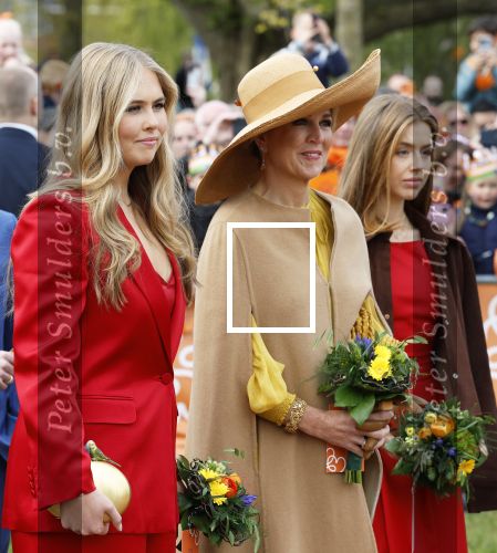 Dokkum 27 april 2026
Koningsdag is dit jaar in Dokkum . Namens de koninklijke familie zijn aanwezig : Koning Willem Alexander Koningin Maxima Prinses Amalia Prinses Alexia Prinses Ariane Prins Constantijn Prinses Laurentien Prins Maurits Prinses Marilene Prins Bernhard Prins Floris Prinses Aimee Prins Pieter Christiaan en Prinses Anita .