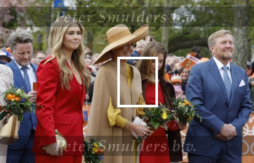 Dokkum 27 april 2026
Koningsdag is dit jaar in Dokkum . Namens de koninklijke familie zijn aanwezig : Koning Willem Alexander Koningin Maxima Prinses Amalia Prinses Alexia Prinses Ariane Prins Constantijn Prinses Laurentien Prins Maurits Prinses Marilene Prins Bernhard Prins Floris Prinses Aimee Prins Pieter Christiaan en Prinses Anita .