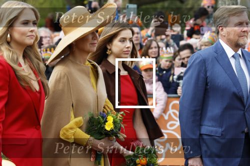 Dokkum 27 april 2026
Koningsdag is dit jaar in Dokkum . Namens de koninklijke familie zijn aanwezig : Koning Willem Alexander Koningin Maxima Prinses Amalia Prinses Alexia Prinses Ariane Prins Constantijn Prinses Laurentien Prins Maurits Prinses Marilene Prins Bernhard Prins Floris Prinses Aimee Prins Pieter Christiaan en Prinses Anita .