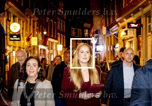 AMSTERDAM 16 en 17 april 2026
Prinses Amalia brengt op uitnodiging van burgemeester Halsema een bezoek aan Amsterdam.Bezoek aan het nachtleven Bar San Francisco en  Club Nachbar  De Prinses maakt tijdens het tweedaagse bezoek nader kennis met diverse sectoren en wordt bijgepraat over actuele onderwerpen als wetenschap, sport, cultuur, wonen en sociale verbondenheid. Ook loopt ze een avond met de politie van Amsterdam mee.