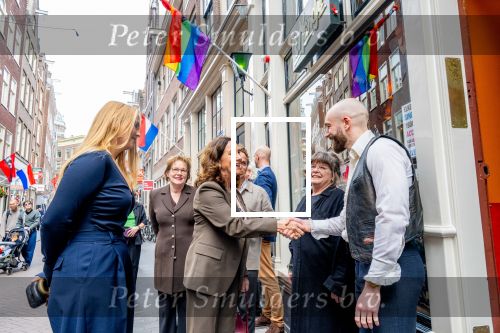 AMSTERDAM 16 en 17 april 2026
Prinses Amalia brengt op uitnodiging van burgemeester Halsema een bezoek aan Amsterdam.Bezoek aan het nachtleven Bar San Francisco en  Club Nachbar  De Prinses maakt tijdens het tweedaagse bezoek nader kennis met diverse sectoren en wordt bijgepraat over actuele onderwerpen als wetenschap, sport, cultuur, wonen en sociale verbondenheid. Ook loopt ze een avond met de politie van Amsterdam mee.