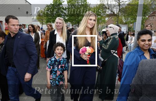 Amsterdam 17 april 2027
Prinses Amalia bezoekt op uitnodiging van Burgemeester Femke Halsema diverse plekken in Amsterdam waaronder os de Zeedijk / wallen .
