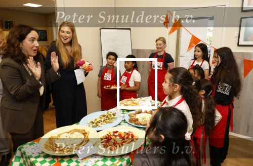 Amsterdam 17 april 2027
Prinses Amalia bezoekt op uitnodiging van Burgemeester Femke Halsema diverse plekken in Amsterdam waaronder os de Zeedijk / wallen .