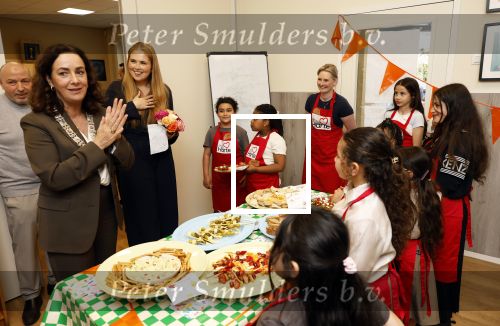 Amsterdam 17 april 2027
Prinses Amalia bezoekt op uitnodiging van Burgemeester Femke Halsema diverse plekken in Amsterdam waaronder os de Zeedijk / wallen .