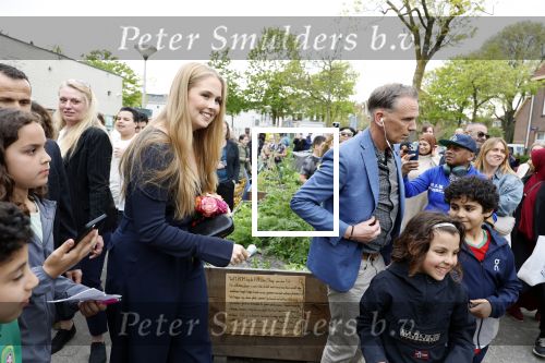 Amsterdam 17 april 2027
Prinses Amalia bezoekt op uitnodiging van Burgemeester Femke Halsema diverse plekken in Amsterdam waaronder os de Zeedijk / wallen .