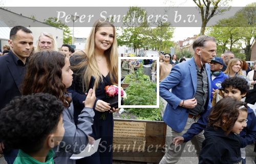 Amsterdam 17 april 2027
Prinses Amalia bezoekt op uitnodiging van Burgemeester Femke Halsema diverse plekken in Amsterdam waaronder os de Zeedijk / wallen .