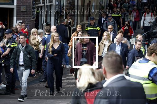 Amsterdam 17 april 2027
Prinses Amalia bezoekt op uitnodiging van Burgemeester Femke Halsema diverse plekken in Amsterdam waaronder os de Zeedijk / wallen .