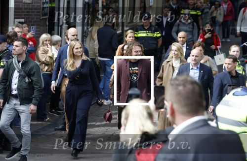 Amsterdam 17 april 2027
Prinses Amalia bezoekt op uitnodiging van Burgemeester Femke Halsema diverse plekken in Amsterdam waaronder os de Zeedijk / wallen .