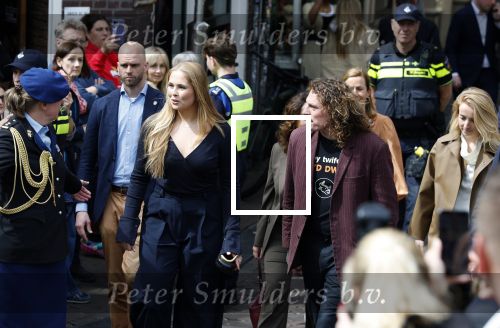 Amsterdam 17 april 2027
Prinses Amalia bezoekt op uitnodiging van Burgemeester Femke Halsema diverse plekken in Amsterdam waaronder os de Zeedijk / wallen .