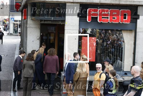Amsterdam 17 april 2027
Prinses Amalia bezoekt op uitnodiging van Burgemeester Femke Halsema diverse plekken in Amsterdam waaronder os de Zeedijk / wallen .