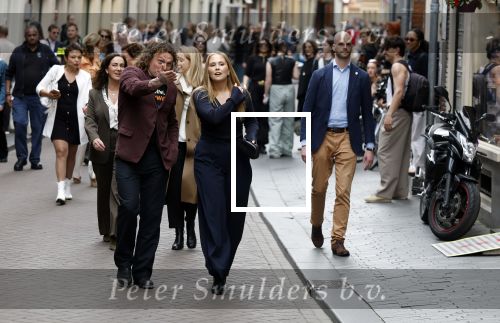 Amsterdam 17 april 2027
Prinses Amalia bezoekt op uitnodiging van Burgemeester Femke Halsema diverse plekken in Amsterdam waaronder os de Zeedijk / wallen .