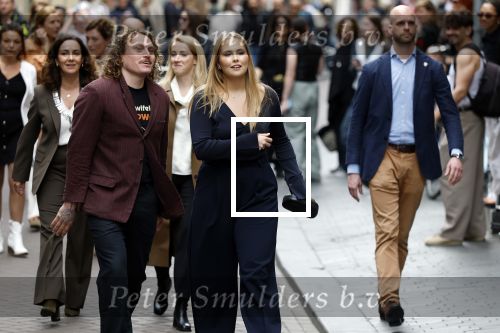 Amsterdam 17 april 2027
Prinses Amalia bezoekt op uitnodiging van Burgemeester Femke Halsema diverse plekken in Amsterdam waaronder os de Zeedijk / wallen .