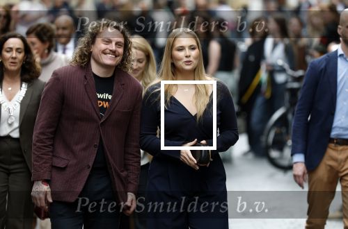 Amsterdam 17 april 2027
Prinses Amalia bezoekt op uitnodiging van Burgemeester Femke Halsema diverse plekken in Amsterdam waaronder os de Zeedijk / wallen .