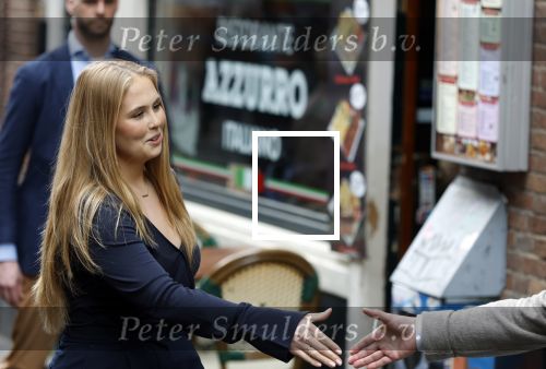 Amsterdam 17 april 2027
Prinses Amalia bezoekt op uitnodiging van Burgemeester Femke Halsema diverse plekken in Amsterdam waaronder os de Zeedijk / wallen .