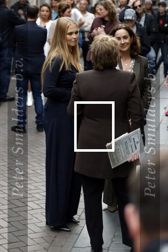 Amsterdam 17 april 2027
Prinses Amalia bezoekt op uitnodiging van Burgemeester Femke Halsema diverse plekken in Amsterdam waaronder os de Zeedijk / wallen .