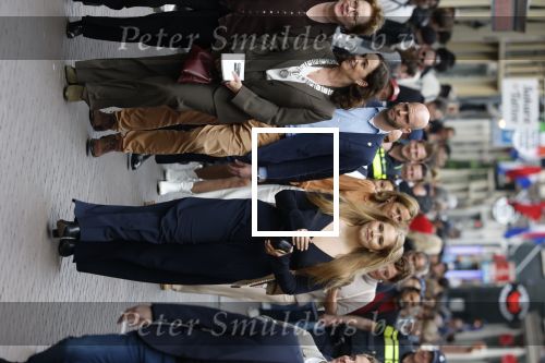 Amsterdam 17 april 2027
Prinses Amalia bezoekt op uitnodiging van Burgemeester Femke Halsema diverse plekken in Amsterdam waaronder os de Zeedijk / wallen .