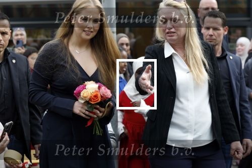 Amsterdam 17 april 2027
Prinses Amalia bezoekt op uitnodiging van Burgemeester Femke Halsema diverse plekken in Amsterdam waaronder os de Zeedijk / wallen .