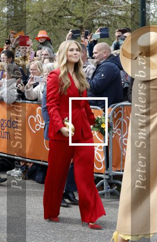Dokkum 27 april 2026
Koningsdag is dit jaar in Dokkum . Namens de koninklijke familie zijn aanwezig : Koning Willem Alexander Koningin Maxima Prinses Amalia Prinses Alexia Prinses Ariane Prins Constantijn Prinses Laurentien Prins Maurits Prinses Marilene Prins Bernhard Prins Floris Prinses Aimee Prins Pieter Christiaan en Prinses Anita .