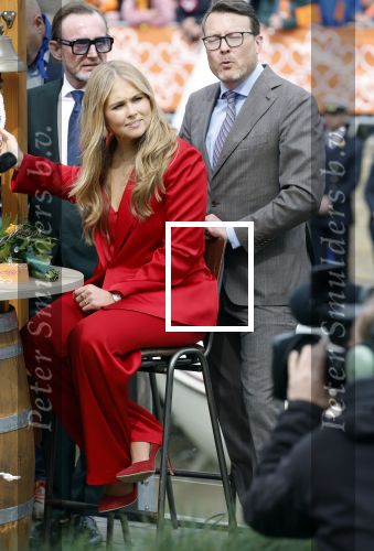 Dokkum 27 april 2026
Koningsdag is dit jaar in Dokkum . Namens de koninklijke familie zijn aanwezig : Koning Willem Alexander Koningin Maxima Prinses Amalia Prinses Alexia Prinses Ariane Prins Constantijn Prinses Laurentien Prins Maurits Prinses Marilene Prins Bernhard Prins Floris Prinses Aimee Prins Pieter Christiaan en Prinses Anita .